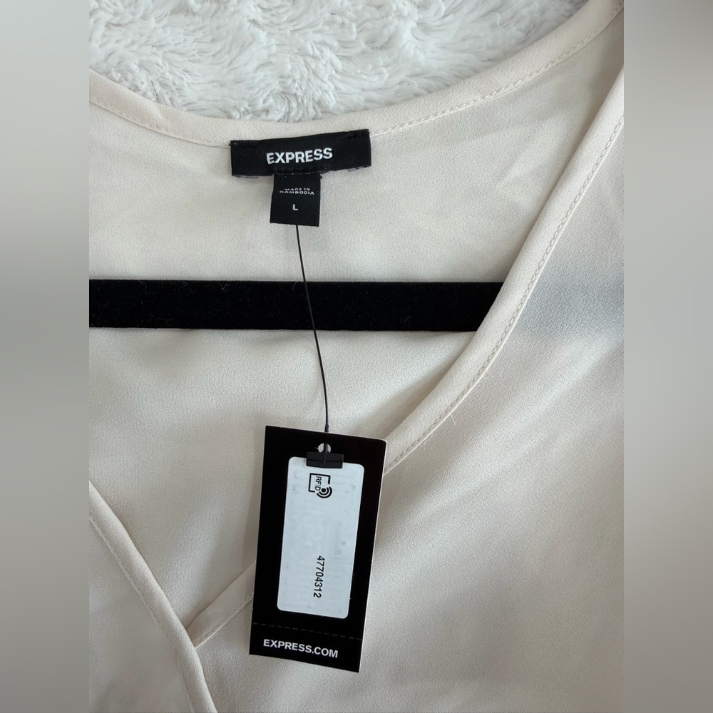 Express blouse • NWT • L - Picture 6 of 10